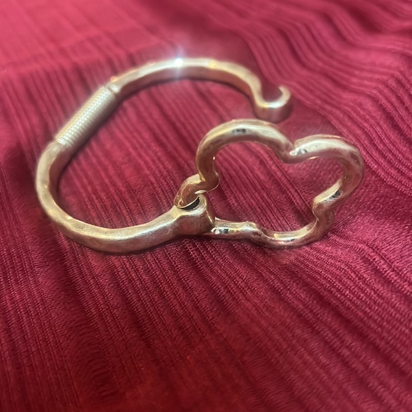 Retractable Bangle - Picture 6 of 16